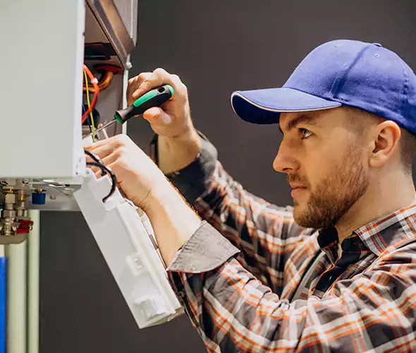 Expert Plumber for Tankless Water Heater Maintenance in Simi Valley, CA: Schedule Professional Maintenance Services with Us